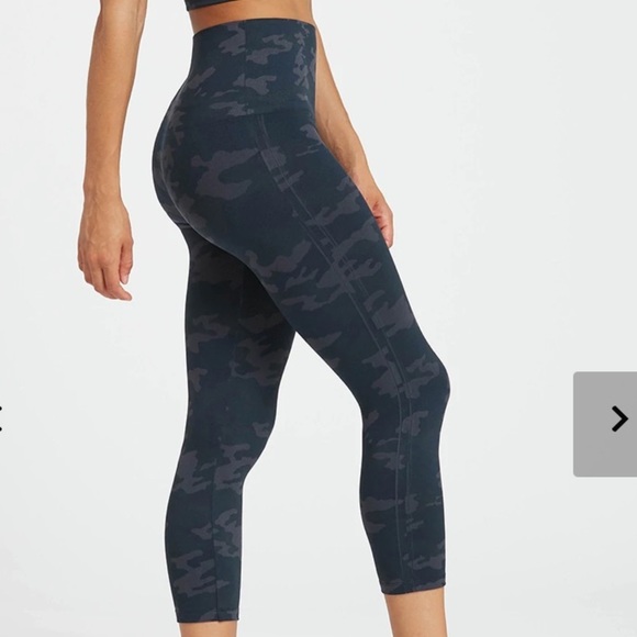SPANX Look at Me Now Seamless Cropped Leggings black camo size large LEGGINGS​​ - Picture 11 of 13